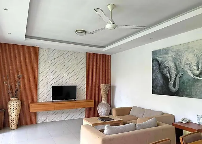 Kubu Manggala * Seminyak (Bali)